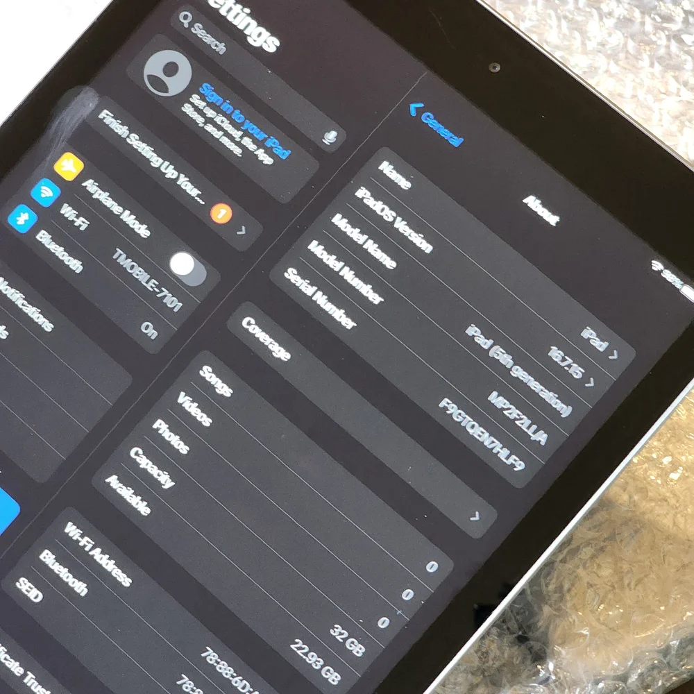 Apple iPad 5th Gen - Rose Gold Back